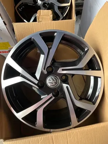 Roda VW aro 15 Black diamantada.