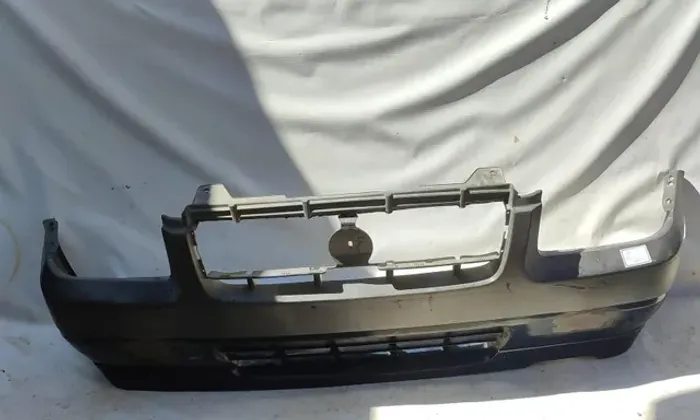 Parachoque Dianteiro Fiat Uno 2005/2011 com detalhe