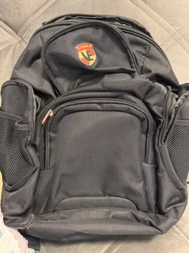 Vendo mochila NOVA para notebook !