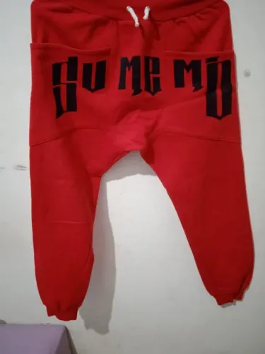 Infantil Kit Calça Saruel Moletom Unissex Cor Vermelha Confortável e 2 Carrinhos Velozes