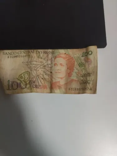 Nota de cem cruzeiros 