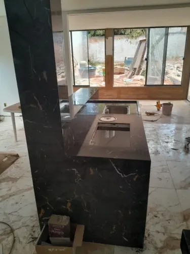 Pia esculpida em Porcelanato 