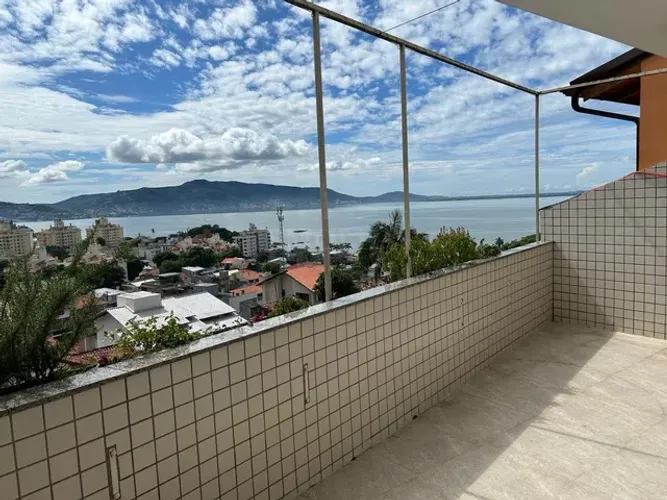 FLORIANóPOLIS - Casa Padrão - Itaguaçu