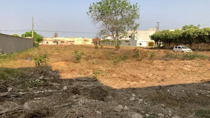 Lote à venda com 1000m² na Av. Larissa Cavalcante em Vitória da Conquista