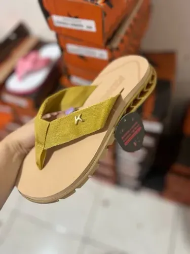 Chinelos masculino e feminino 