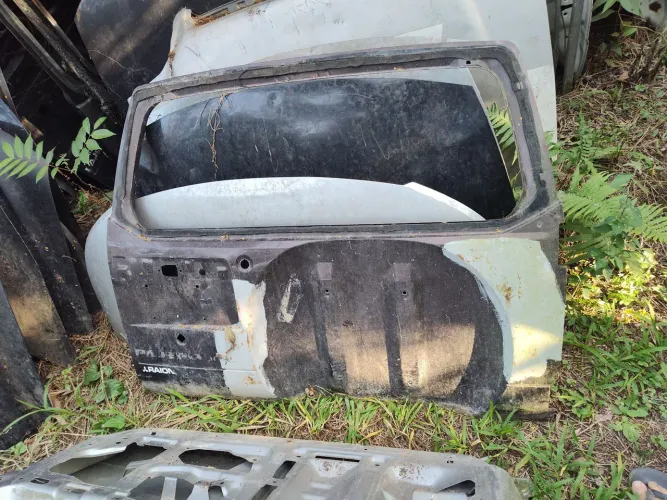 Tampa traseira porta mala Pajero Tr4 2010 2011 2012 2013 2014 2015 original Mitsubishi