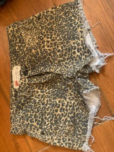 Short jeans