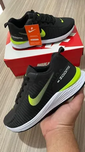 Tênis Nike zoom max