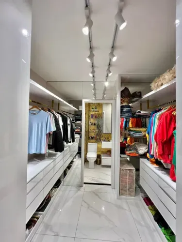 Casa mobiliada e projetada na Cidade Alpha