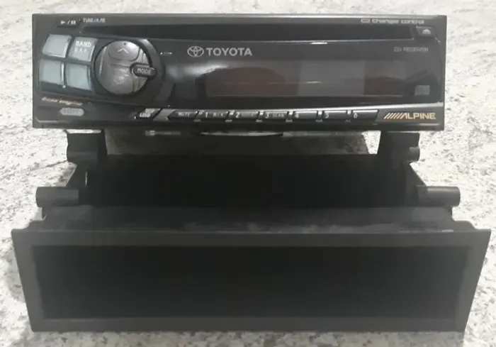 CD PLAYER RÁDIO ORIGINAL DA TOYOTA RARIDADE.