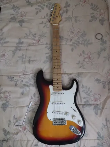 Guitarra Vogga + Amplificador Master