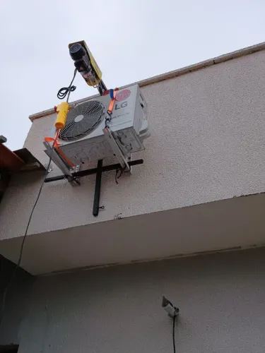 Vendo Suporte+guincho elétrico içador de condensadora até 36 mil BTUs *