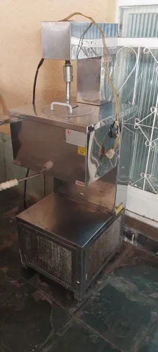 Maquina sorvete 110v fort frio v5 com cabeçote e liquidificador