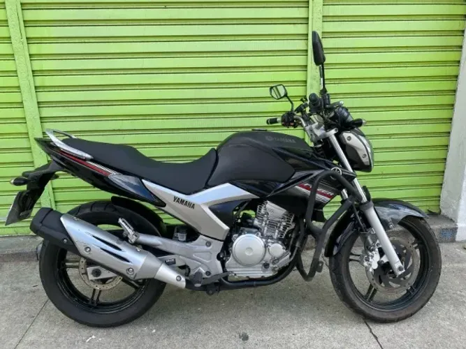 YAMAHA YS 250 2015 PRETA