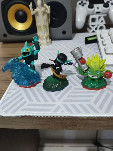 Skylanders Lote com 3 Bonecos