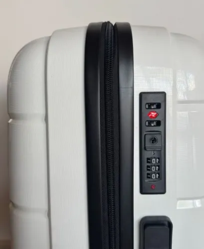 Mala de viagem com trava TSA tamanho 23kg 
