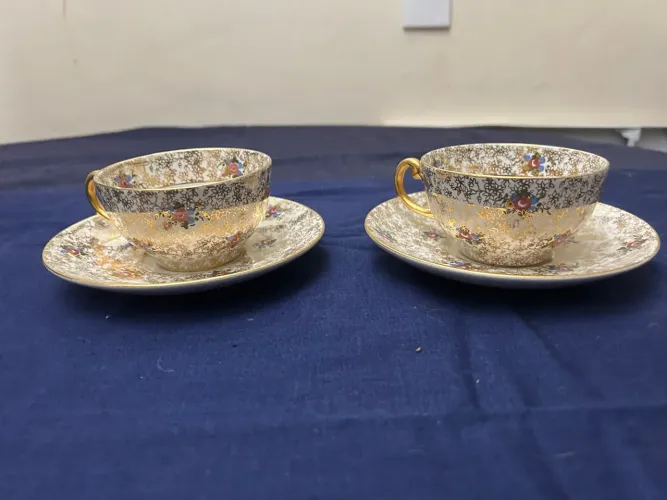 Porcelana Athenea conjunto xícaras de chá com detalhes dourados pintados à mão 