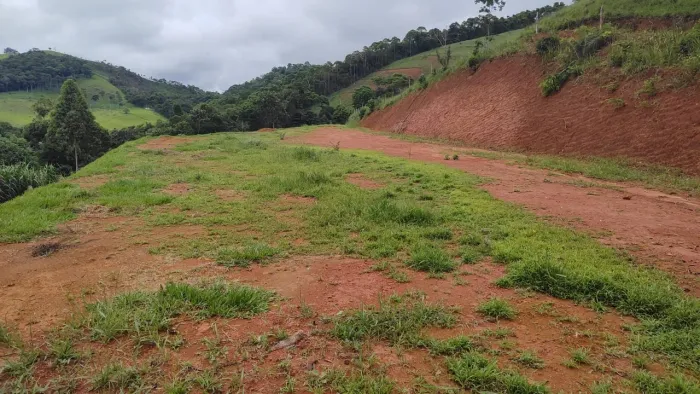 GRANJA 32.000m2 FAZENDA DO TANGUE TERRENO,COM AÇUDE, MUITO VERDE 