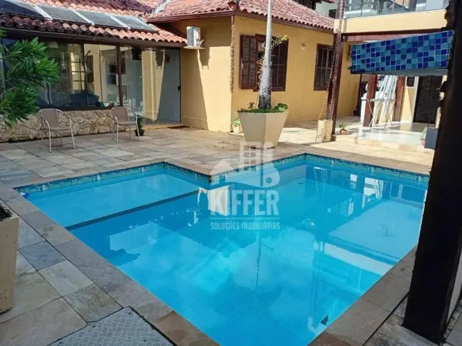 Casa com 4 quartos, 166m² por R$ 1.350.000,00 - Piratininga - Niterói/RJ