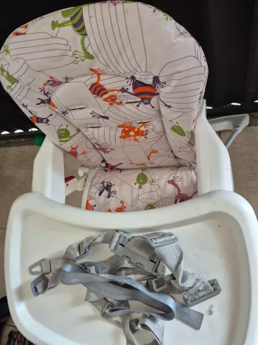 Cadeira alimentação  + banheira com trocador