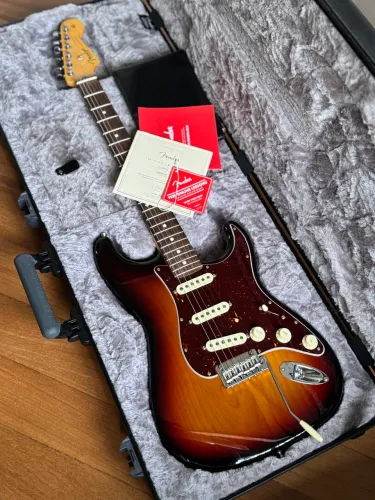 Guitarra Fender American Professional II