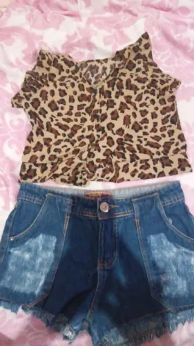 Conjunto Blusa Leopardo e Short Jeans infantil