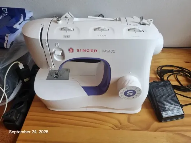 Máquina de Costura Singer M3405 - Zerada