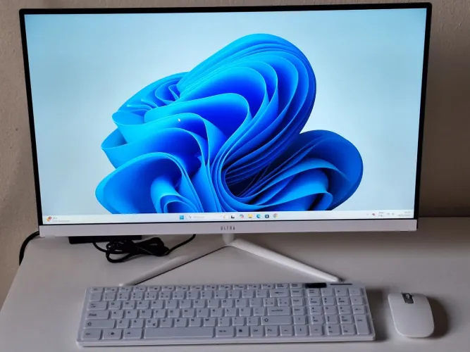 Computador All in One Ultra - Usado em Ótimo Estado!
