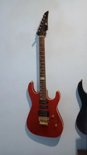 Guitarra Vermelha Xpectra Com Floyd Rose e Tarraxas blindadas com Trava