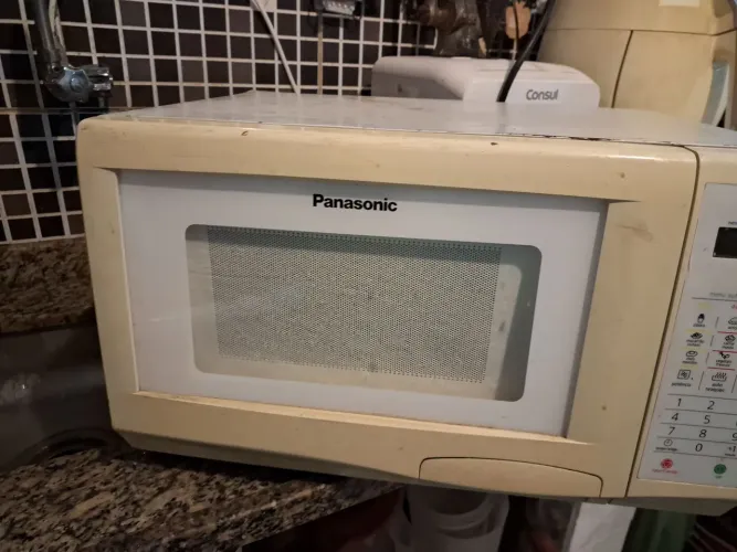 Micro-ondas Panasonic funcionando 