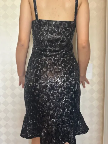 Vestido de festa preto com brilho