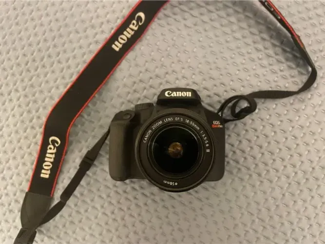 Câmera Cânon Eos Rebel T100 + Lente E-fs 18-55mm