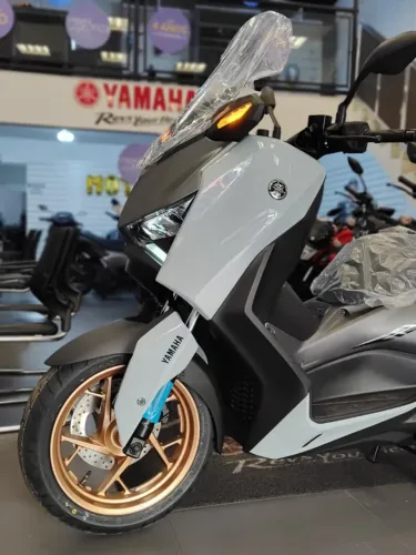 Xmax 300 - Marcos Yamaha