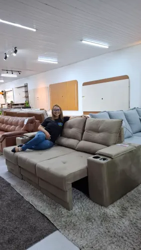 12X SEM JUROS | SOFÁ RETRÁTIL E RECLINÁVEL 2,30M COM PORTA-COPOS E USB