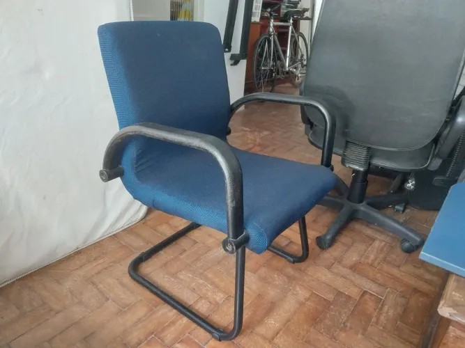Cadeira de escritório azul