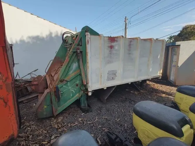 Caçamba de lixo 