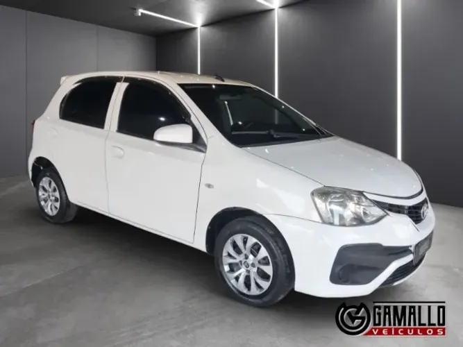 Toyota Etios X 1.3 Hatch 2018