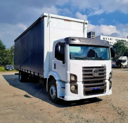VW 15.180 4x2 Constellation - 2011 (Sider com 10 metros)