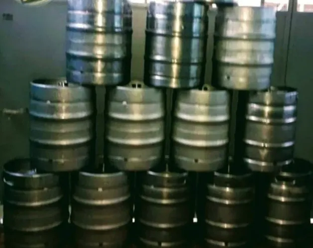 Vendo  Barril de chopp vazio 