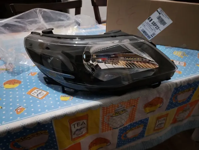 Farol gol g5 foco simples máscara negra novo sem uso lado direito