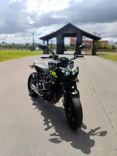 MT 09 2022 BLACK