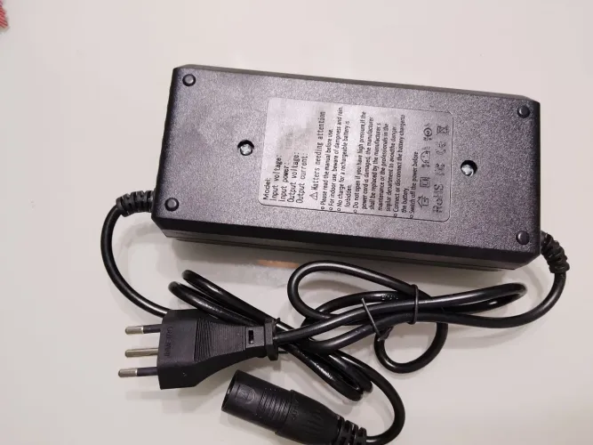 Carregador universal até 59.9 volts 