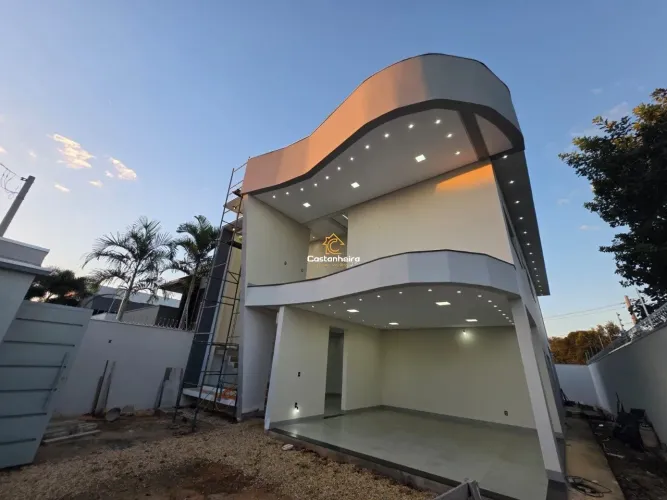 Sobrado em Fase de Acabamento 05 Suítes Plenas - Plano Diretor Sul