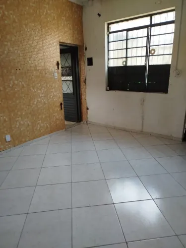 Alugo casa setor campinas próx 24 de outubro