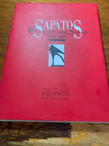 "Sapatos - Crônica de uma Sedução 1900-2008" fotos, história longo do século XX.