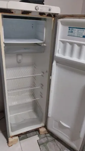 Geladeira boa dms nunca foi pra concerto