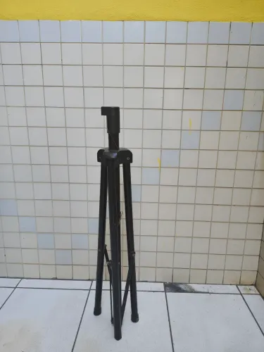Tripé para caixa de som