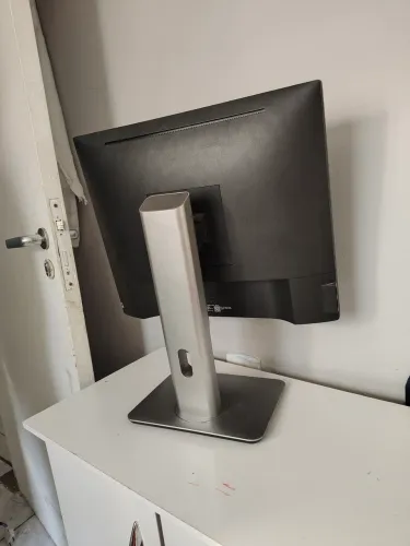 Vende se monitor Dell 19"