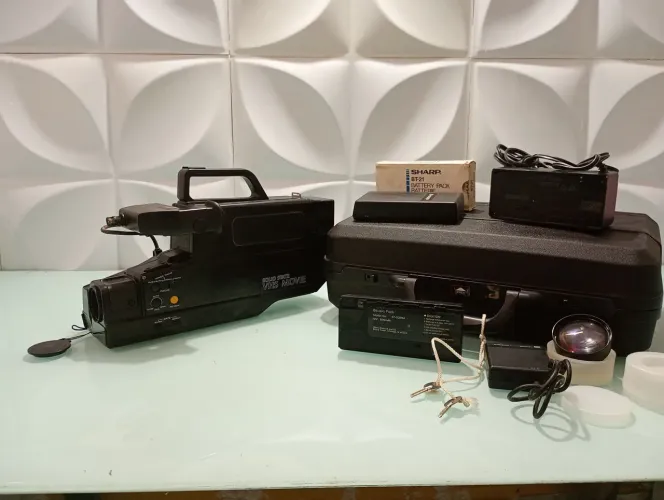 Câmera Filmadora Sharp VHS ? Conjunto Completo com Maleta