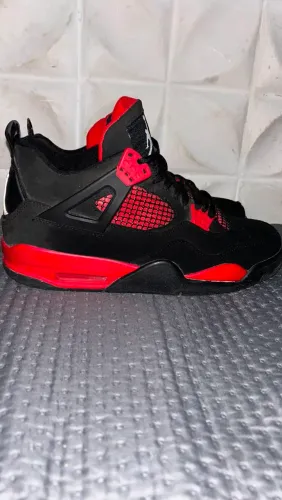 Air Jordan 4 Red Thunder